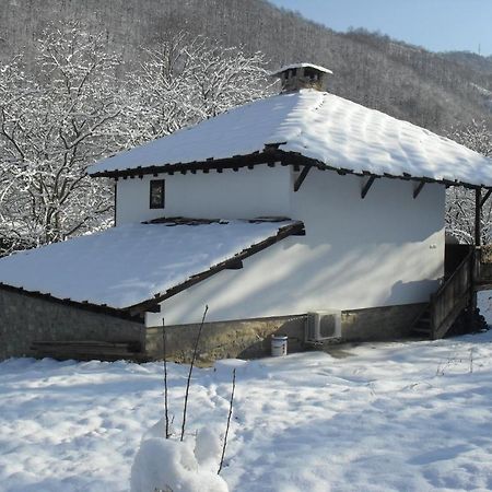Къща Балканец Balkanets (Lovech) Buitenkant foto
