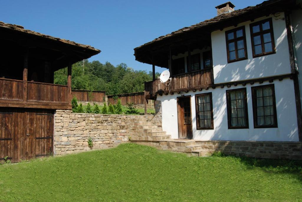 Къща Балканец Balkanets (Lovech) Buitenkant foto