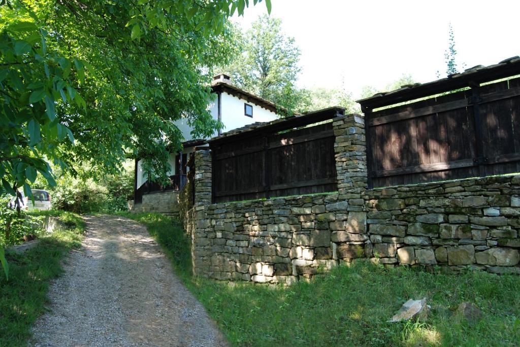 Къща Балканец Balkanets (Lovech) Buitenkant foto